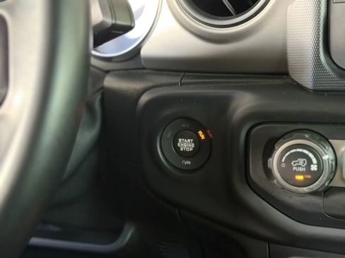 Used 2019 Jeep Wrangler Unlimited Sport S AWD/4WD image 27