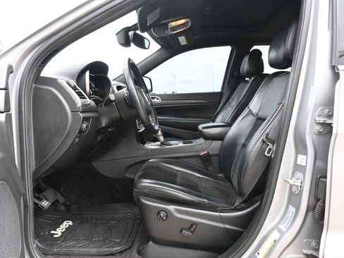 Used 2017 Jeep Grand Cherokee Altitude AWD/4WD image 17