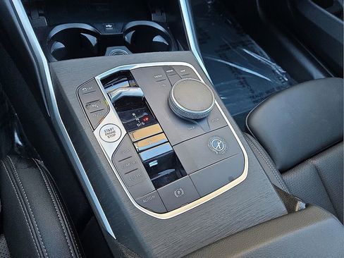 Used 2024 BMW 330i Sedan w/ Convenience Package image 30