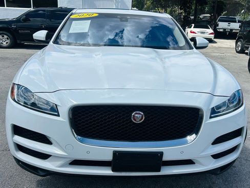 Used 2020 Jaguar F-PACE Premium image 8