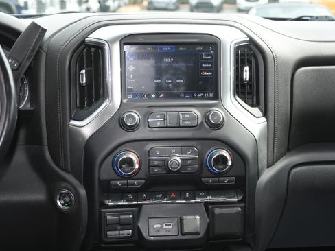 Used 2020 Chevrolet Silverado 1500 RST image 16