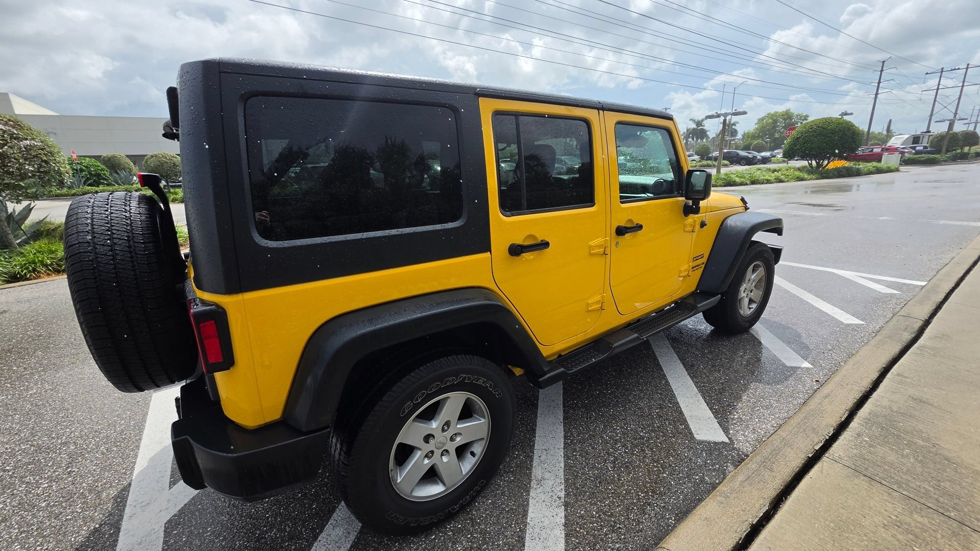Used 2015 Jeep Wrangler Unlimited Sport w/ Quick Order Package 24S AWD/4WD image 5