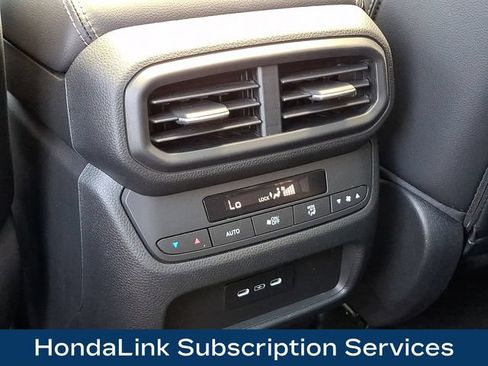 Used 2025 Honda Pilot Touring image 18
