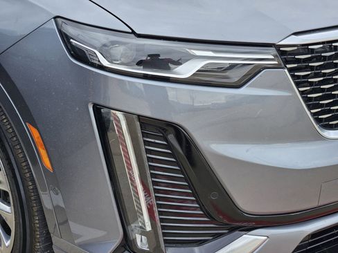 Used 2021 Cadillac XT6 Premium Luxury image 9