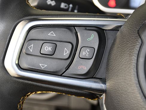 Used 2025 Jeep Wrangler Unlimited Sahara AWD/4WD image 21
