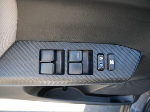 Used 2013 Toyota RAV4 XLE AWD/4WD image 16