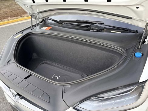 Used 2017 Tesla Model X 75D image 15