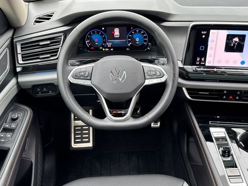 New 2025 Volkswagen Atlas Peak Edition SE image 14