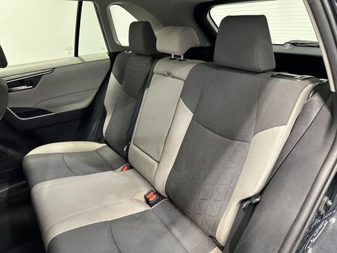 Used 2021 Toyota RAV4 XLE AWD/4WD image 24