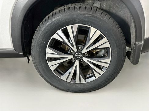 Used 2023 Nissan Rogue SV FWD image 11