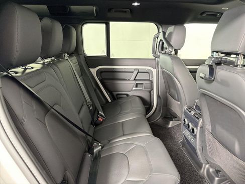 New 2026 Land Rover Defender 110 X-Dynamic SE image 30