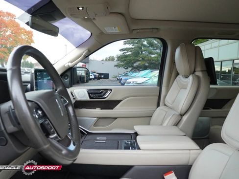 Used 2019 Lincoln Navigator L Reserve image 20