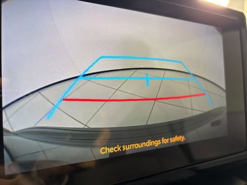 Used 2025 Toyota Corolla SE image 27