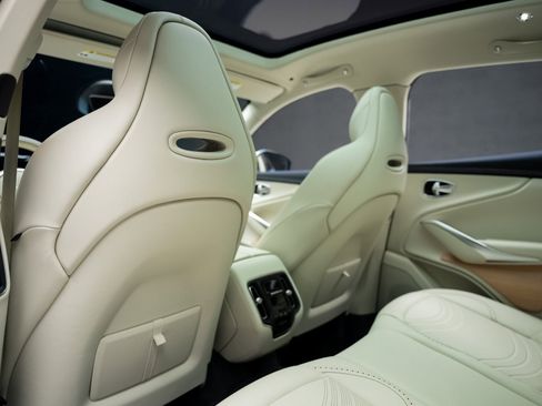 Used 2023 Aston Martin DBX image 66