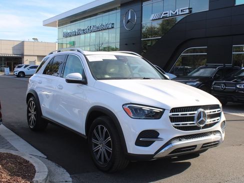 Used 2024 Mercedes-Benz GLE 350 4MATIC image 3