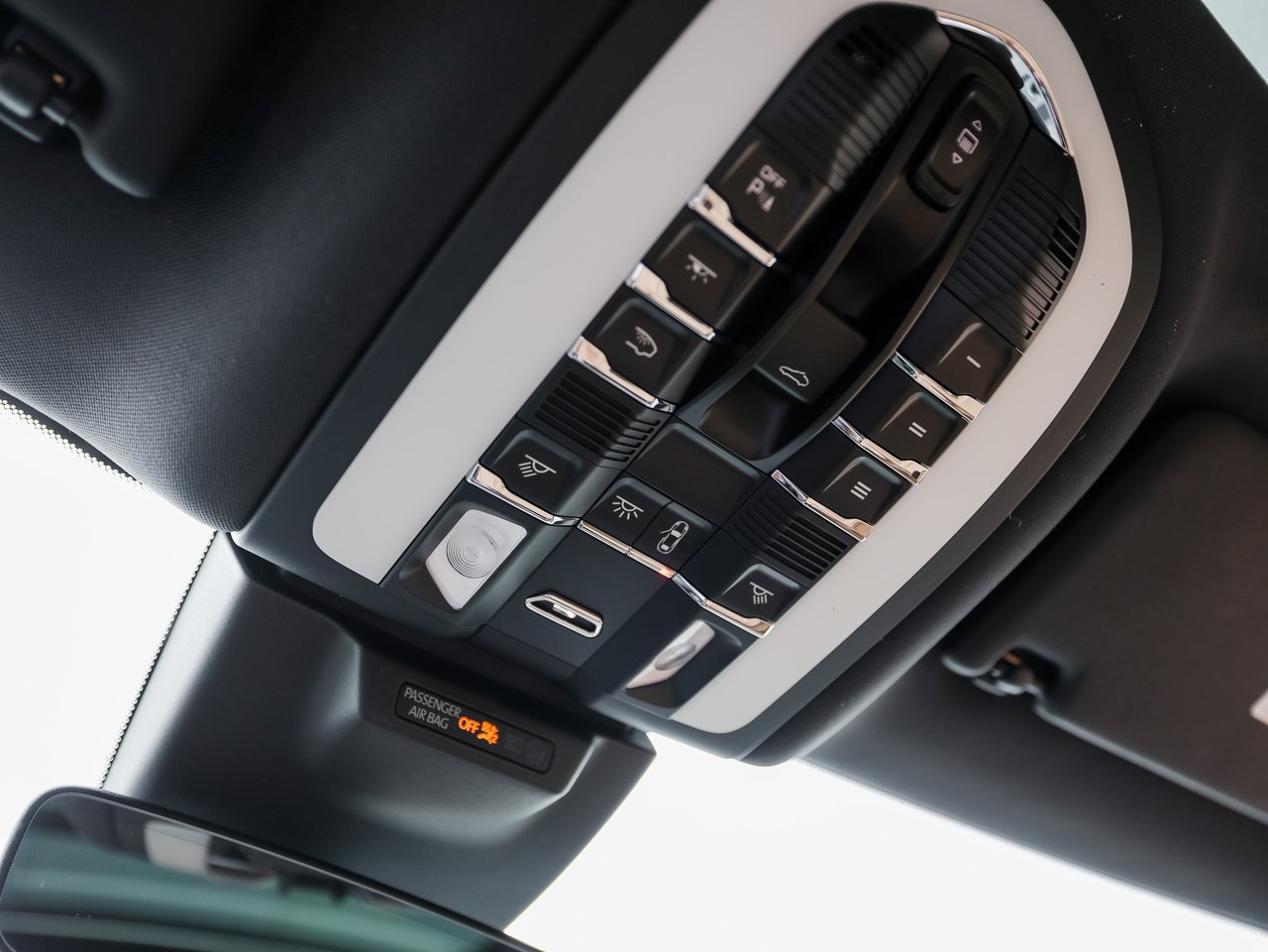 Certified 2026 Porsche Macan AWD/4WD image 21