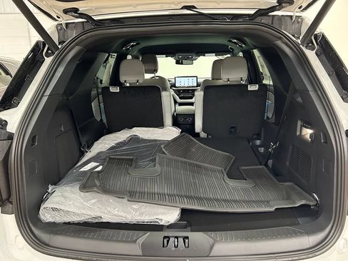 New 2027 Ford Explorer Platinum AWD/4WD image 31