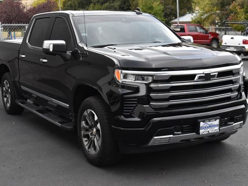 Used 2024 Chevrolet Silverado 1500 High Country w/ Technology Package image 4