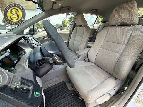 Used 2010 Honda Insight EX image 12