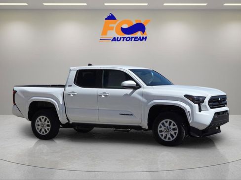 New 2026 Toyota Tacoma SR5 image 5
