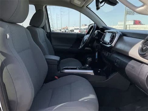 Used 2020 Toyota Tacoma SR5 image 17