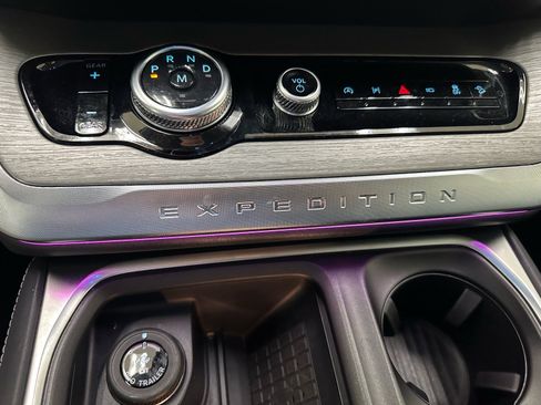 Certified 2025 Ford Expedition Max Platinum AWD/4WD image 39
