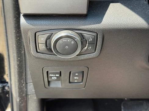 Used 2017 Ford F150 XLT w/ Equipment Group 302A Luxury AWD/4WD image 19
