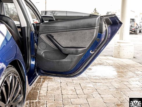 Used 2021 Tesla Model 3 Performance image 36