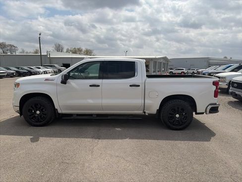 Used 2023 Chevrolet Silverado 1500 LTZ AWD/4WD image 3
