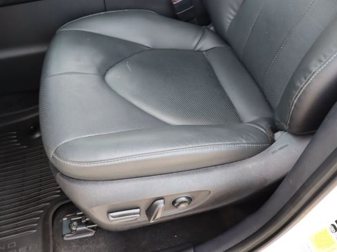 Used 2024 Toyota Grand Highlander AWD image 18