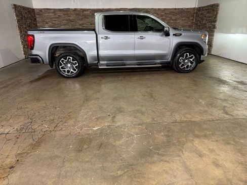 Used 2025 GMC Sierra 1500 SLT w/ SLT Premium Plus Package AWD/4WD image 4