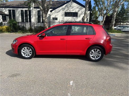 Used 2016 Volkswagen Golf S FWD image 4