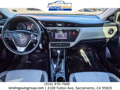 Used 2019 Toyota Corolla LE w/ Carpet Mat Package (TMS) FWD image 11