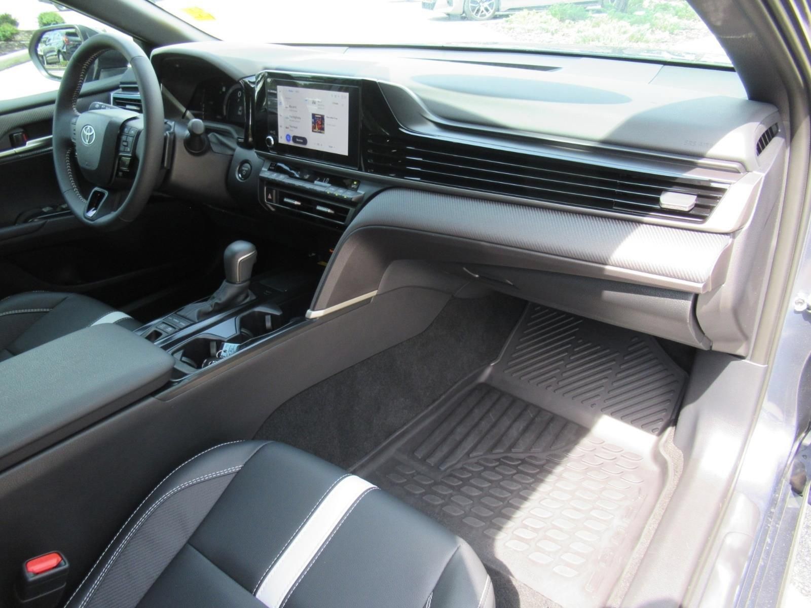 Used 2026 Toyota Camry SE FWD image 10