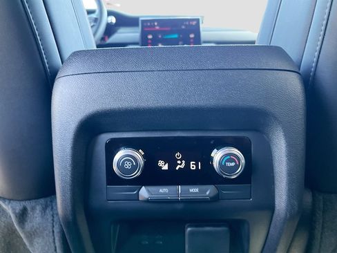 Used 2026 GMC Acadia AT4 AWD/4WD image 25