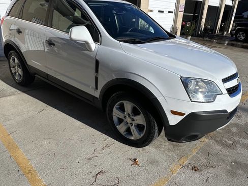Used 2013 Chevrolet Captiva Sport LS image 3
