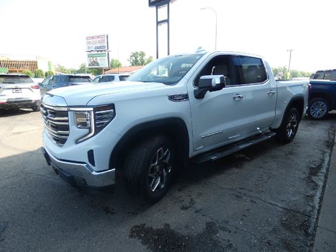 Certified 2022 GMC Sierra 1500 SLT AWD/4WD image 6