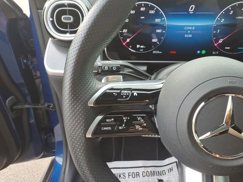 Used 2025 Mercedes-Benz GLC 300 4MATIC image 21