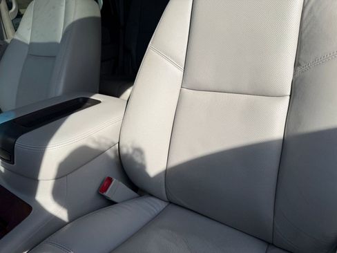 Used 2011 Chevrolet Tahoe LTZ image 25