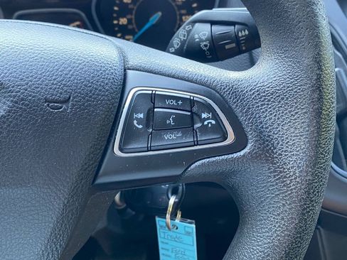 Used 2017 Ford Focus SE FWD image 21