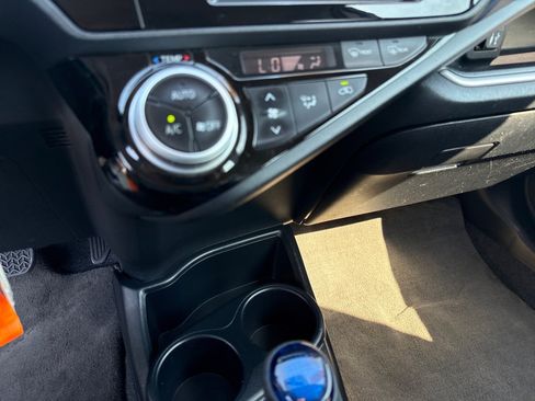 Used 2015 Toyota Prius C Two FWD image 20