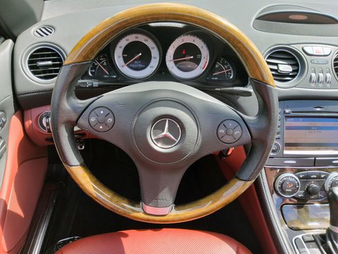 Used 2009 Mercedes-Benz SL 550 image 8