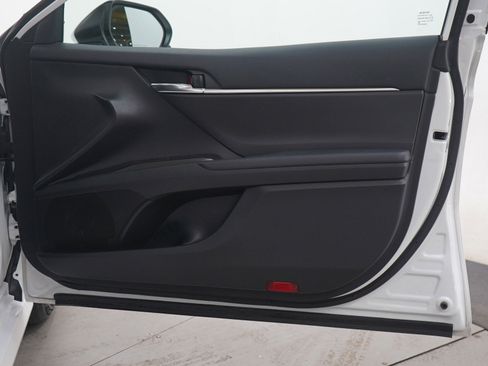 Used 2024 Toyota Camry LE image 9