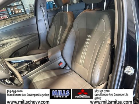 Used 2022 Hyundai Elantra SEL w/ Convenience + Premium Package FWD image 12