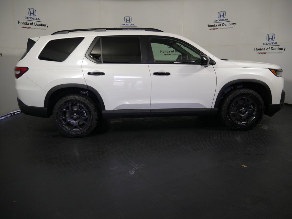 New 2026 Honda Pilot TrailSport image 3