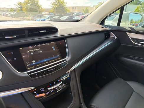Used 2019 Cadillac XT5 Premium Luxury w/ Driver Assist Package FWD image 27