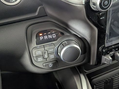 New 2026 RAM 1500 4x4 Crew Cab image 19