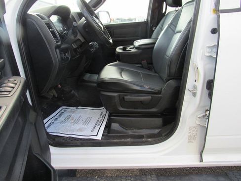 Used 2022 RAM 2500 Tradesman w/ Chrome Appearance Group AWD/4WD image 33