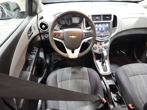 Used 2020 Chevrolet Sonic LT image 24