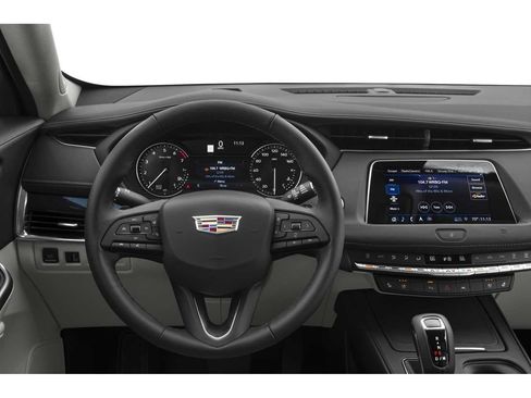 Used 2022 Cadillac XT4 Luxury w/ Cold Weather Package AWD/4WD image 7